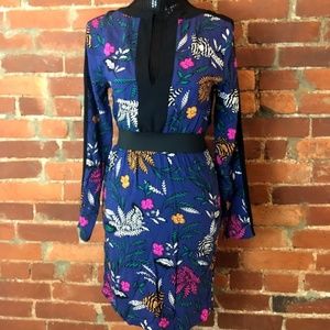V Patterned Long Sleeve Dress